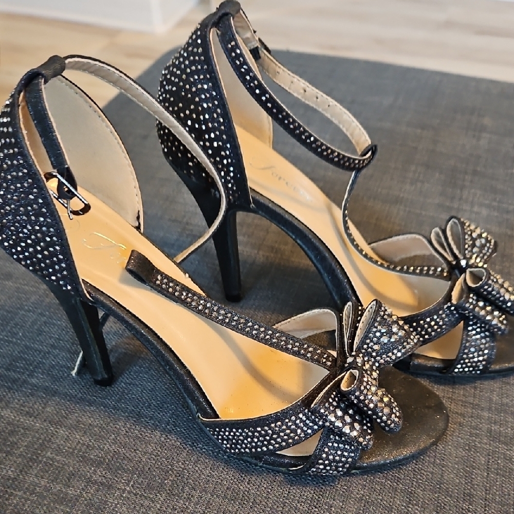 Elegant Black Strappy Heels with Bow Detail